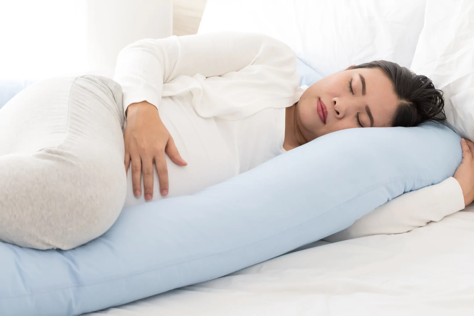 5 positions pour dormir confortablement au 3e trimestre